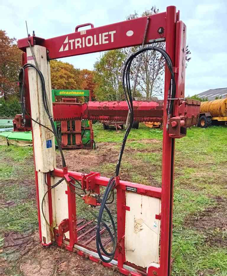 Trioliet TU170 kuilvoersnijder voermachines - Peralatan silo: gambar 1 Trioliet TU170 kuilvoersnijder voermachines - Peralatan silo: gambar 1