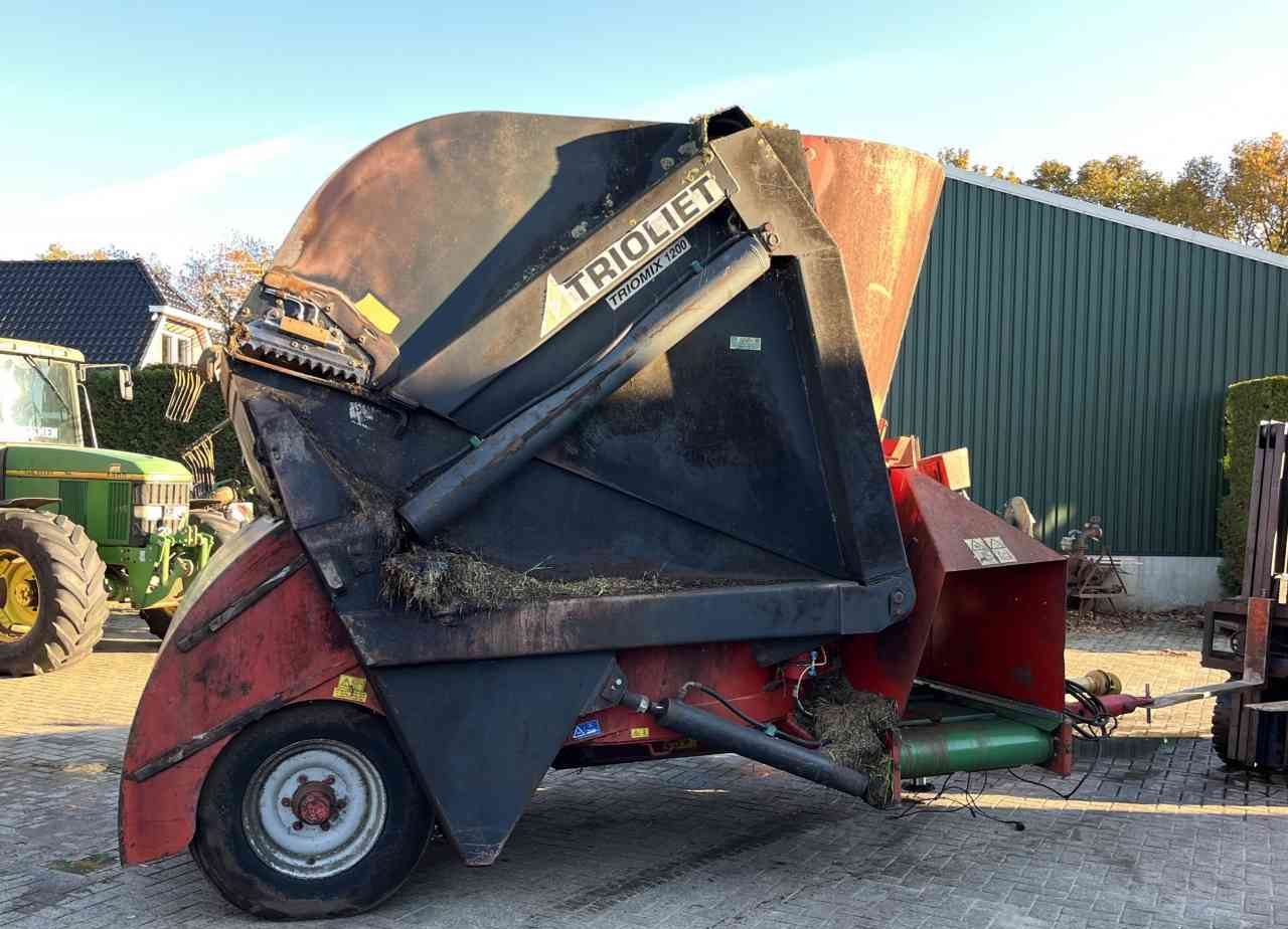 Trioliet Triomix 1200 zelfladende voermengwagen voermachines - Mixer-pengumpan: gambar 2 Trioliet Triomix 1200 zelfladende voermengwagen voermachines - Mixer-pengumpan: gambar 2