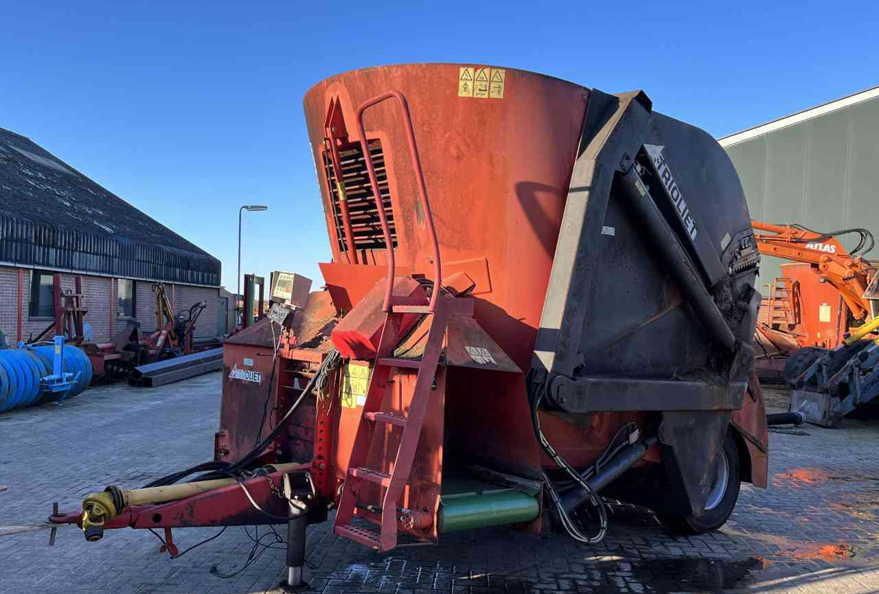 Trioliet Triomix 1200 zelfladende voermengwagen voermachines - Mixer-pengumpan: gambar 5 Trioliet Triomix 1200 zelfladende voermengwagen voermachines - Mixer-pengumpan: gambar 5