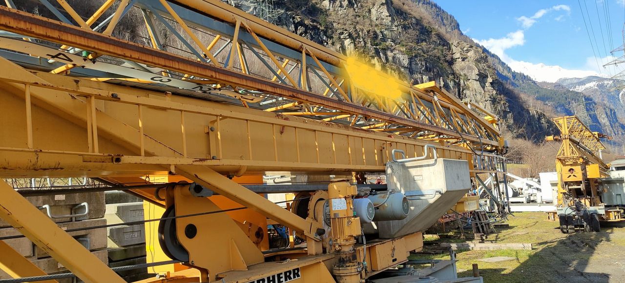 LIEBHERR 32TT - Derek menara berdiri sendiri: gambar 1 LIEBHERR 32TT - Derek menara berdiri sendiri: gambar 1