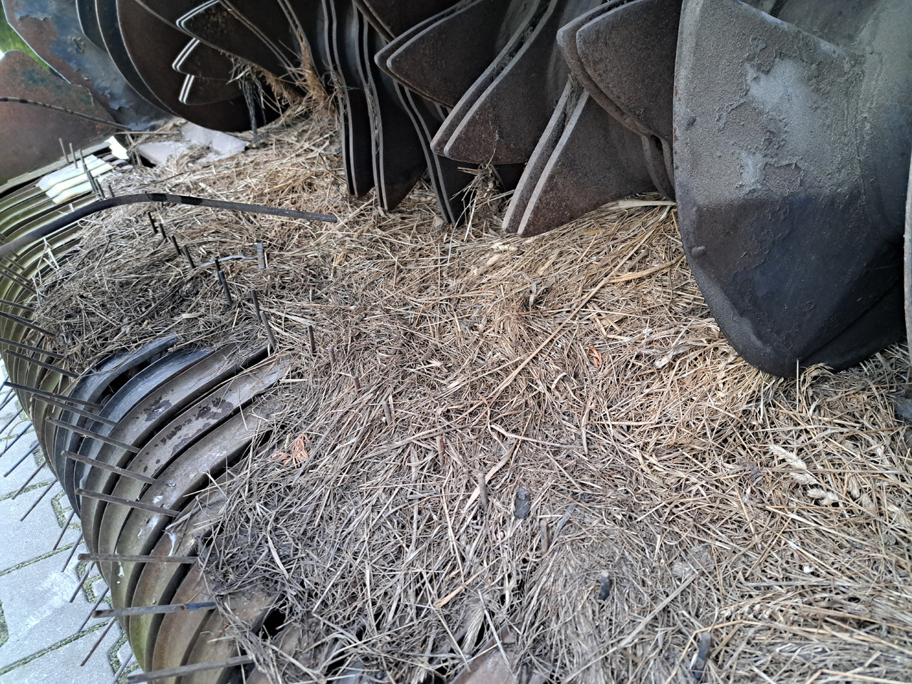 Deutz fahr MP235 - Baler bulat: gambar 4 Deutz fahr MP235 - Baler bulat: gambar 4