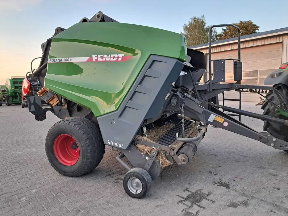 Fendt ROTANA 160V XtraCut - Baler bulat: gambar 1 Fendt ROTANA 160V XtraCut - Baler bulat: gambar 1