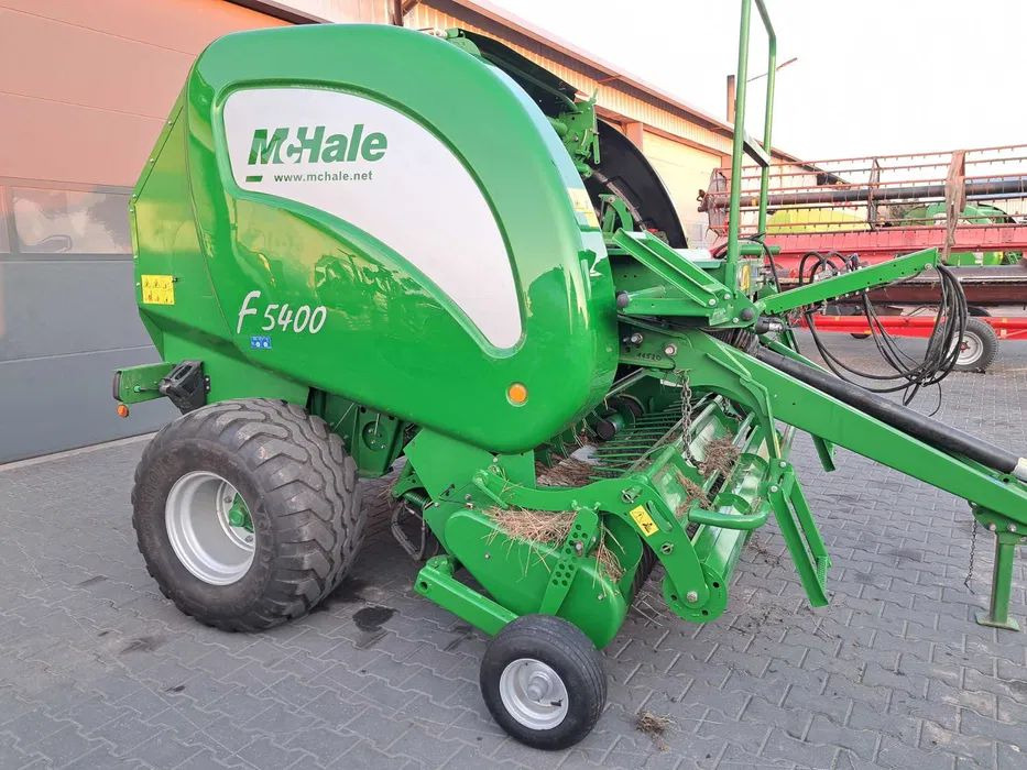 Mchale 5400C - Baler bulat: gambar 1 Mchale 5400C - Baler bulat: gambar 1
