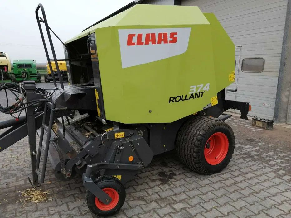 Prasa rolująca Claas Rollant 374 - Baler bulat: gambar 1 Prasa rolująca Claas Rollant 374 - Baler bulat: gambar 1