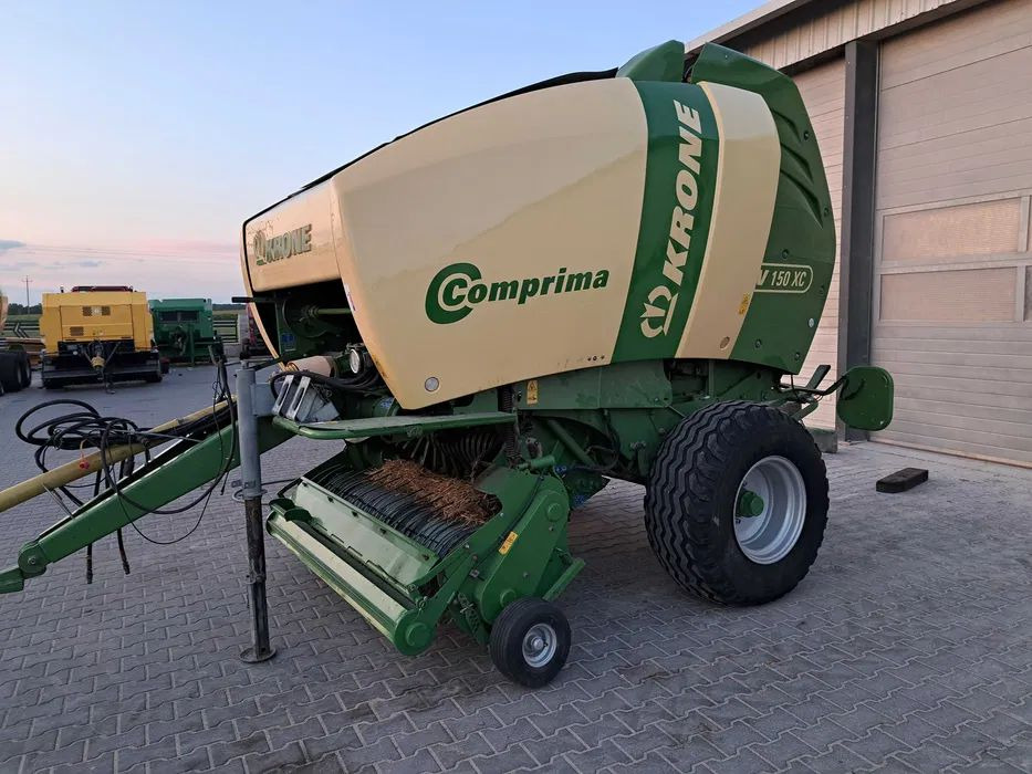 Prasa rolująca Krone Comprima 150XC - Baler bulat: gambar 4 Prasa rolująca Krone Comprima 150XC - Baler bulat: gambar 4