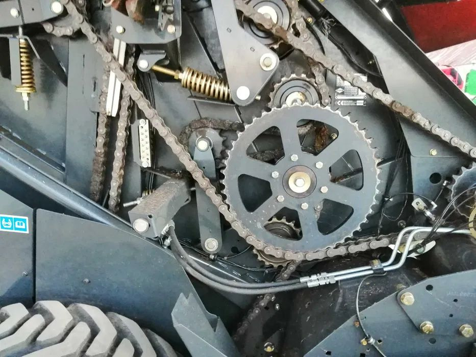 Prasa rolująca Kuhn 3130 Power track 2017r. - Baler bulat: gambar 5 Prasa rolująca Kuhn 3130 Power track 2017r. - Baler bulat: gambar 5