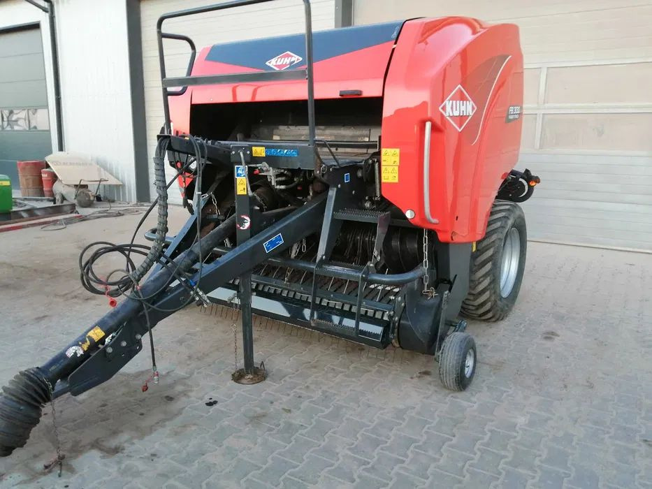 Prasa rolująca Kuhn 3130 Power track 2017r. - Baler bulat: gambar 2 Prasa rolująca Kuhn 3130 Power track 2017r. - Baler bulat: gambar 2