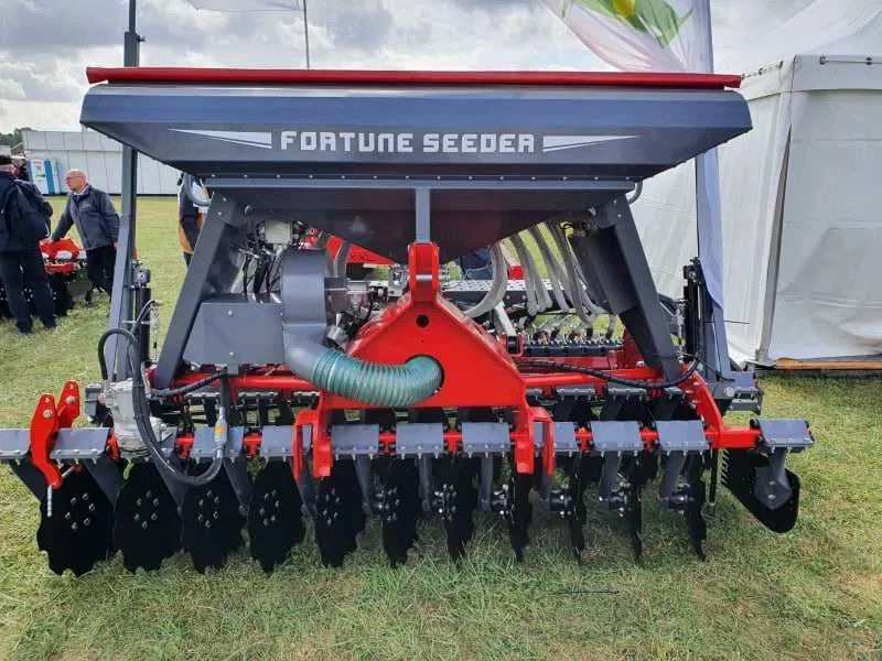Siewnik pneumatyczny FORTUNE SEEDER 3m AMJ AGRO , BRASTAL - Bor benih: gambar 1 Siewnik pneumatyczny FORTUNE SEEDER 3m AMJ AGRO , BRASTAL - Bor benih: gambar 1