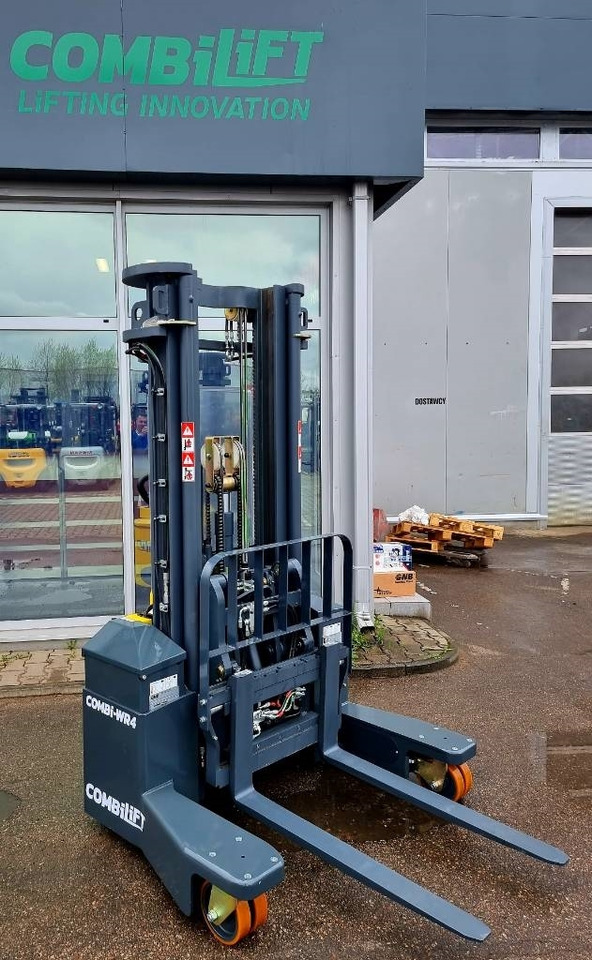 Aisle-Master WR4 - BRAND NEW on stock ! - Loader empat arah: gambar 5 Aisle-Master WR4 - BRAND NEW on stock ! - Loader empat arah: gambar 5