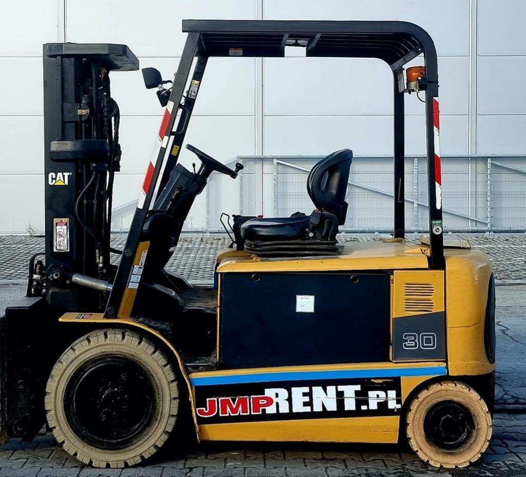 CAT EP 30 K PAC BATTERY YOM2021 - Forklift listrik: gambar 1 CAT EP 30 K PAC BATTERY YOM2021 - Forklift listrik: gambar 1