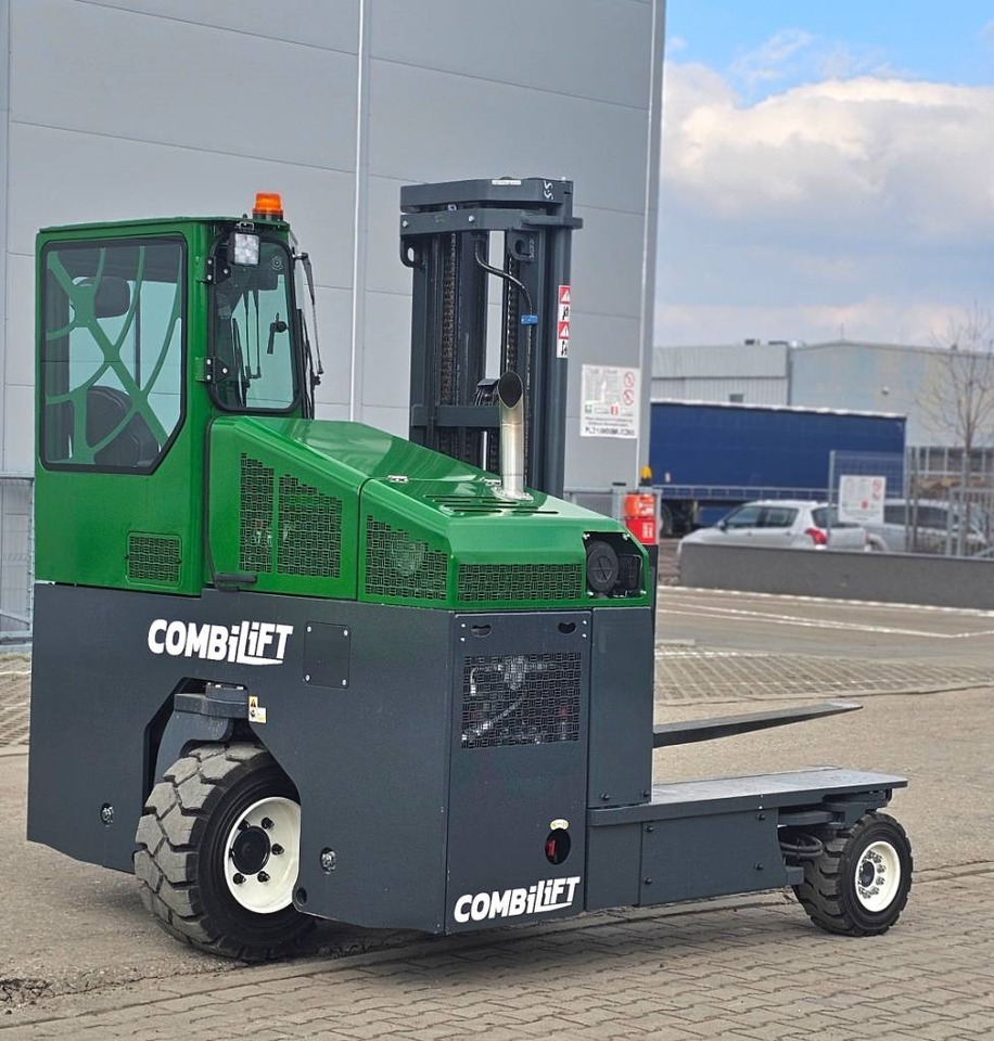 Combilift C 4000 D MK4 150 hrs RENTED - Loader empat arah: gambar 2 Combilift C 4000 D MK4 150 hrs RENTED - Loader empat arah: gambar 2