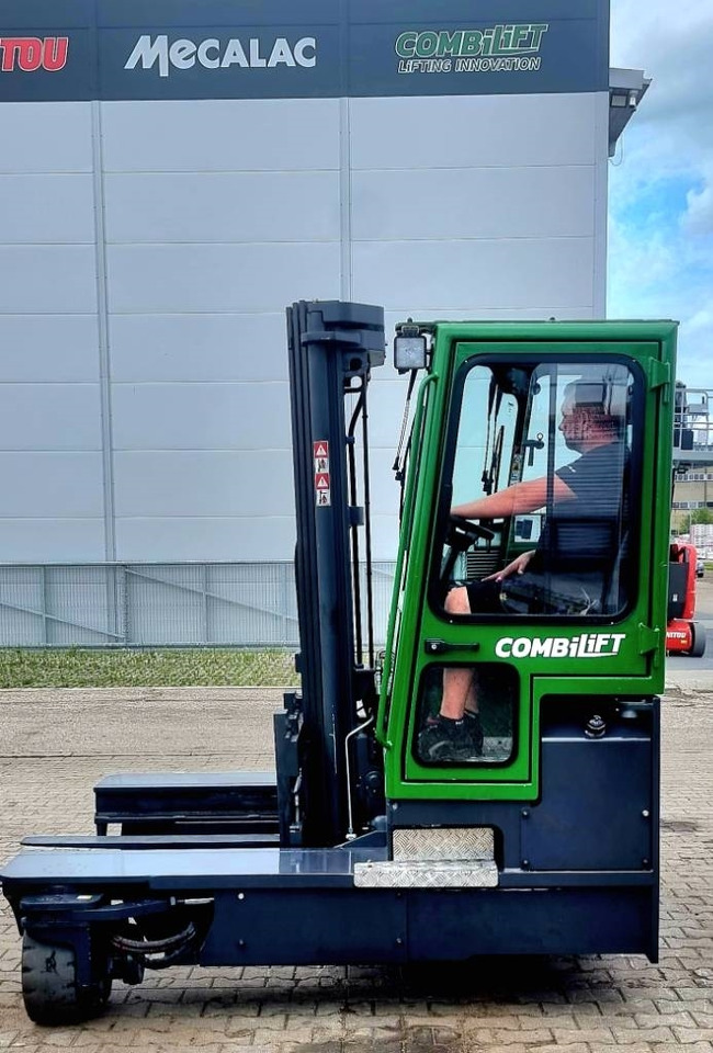 Loader empat arah Combilift C 4000 MK4 DIESEL: gambar 9 Loader empat arah Combilift C 4000 MK4 DIESEL: gambar 9