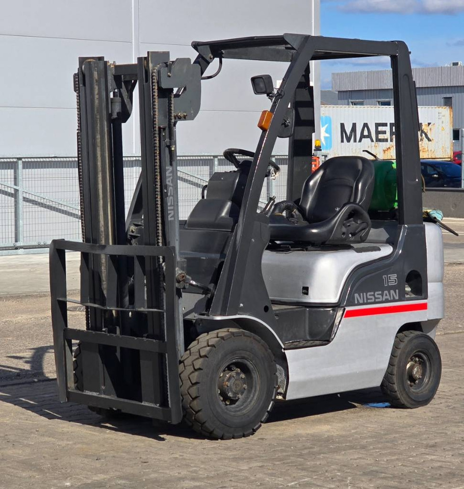 Nissan L01A15 - Forklift LPG: gambar 5 Nissan L01A15 - Forklift LPG: gambar 5
