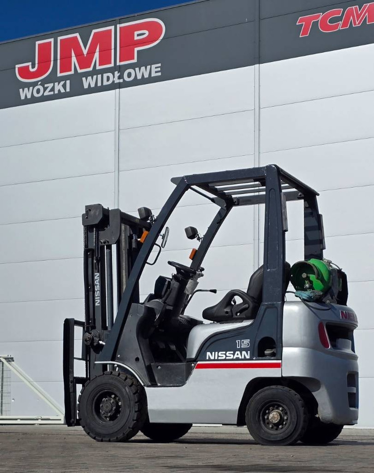 Nissan L01A15 - Forklift LPG: gambar 1 Nissan L01A15 - Forklift LPG: gambar 1
