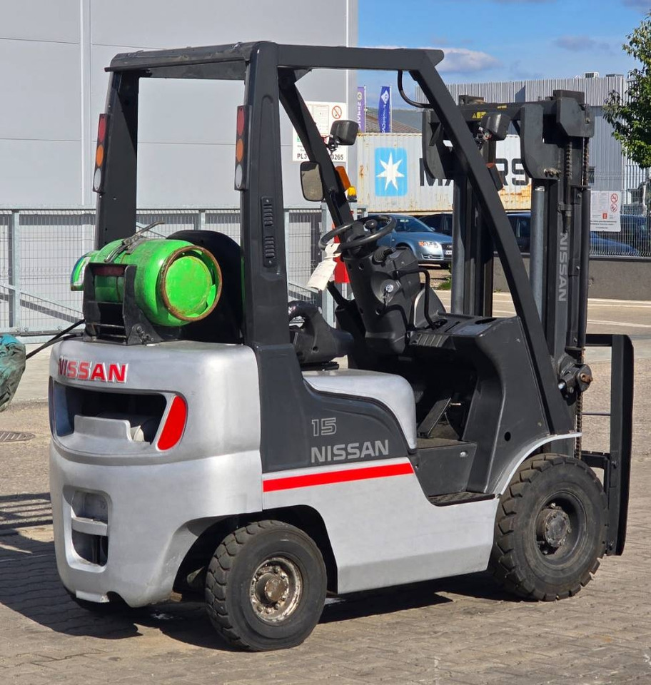 Nissan L01A15 - Forklift LPG: gambar 2 Nissan L01A15 - Forklift LPG: gambar 2