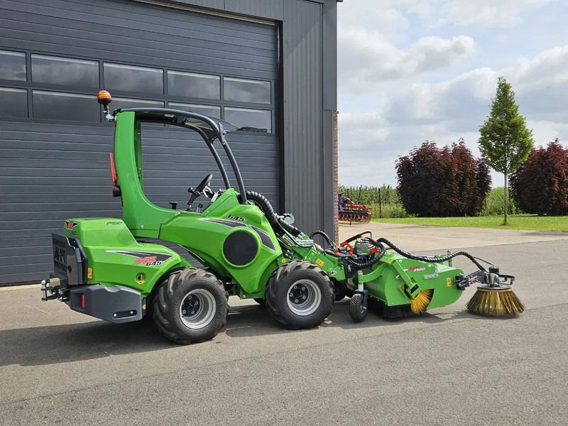 Avant 645i Rental mini-shovel - Track loader yang ringkas: gambar 3 Avant 645i Rental mini-shovel - Track loader yang ringkas: gambar 3