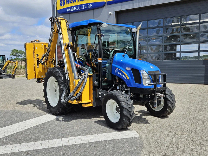 New Holland Boomer 3050 met Bos Maaiarm - Traktor kompak: gambar 1 New Holland Boomer 3050 met Bos Maaiarm - Traktor kompak: gambar 1