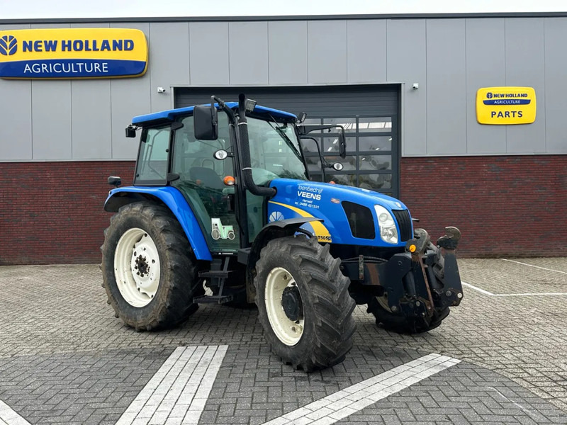 New Holland T5050 Hi-Lo Powershuttle - Traktor: gambar 1 New Holland T5050 Hi-Lo Powershuttle - Traktor: gambar 1