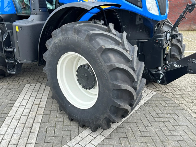 New Holland T7.245 Autocommand - Traktor: gambar 5 New Holland T7.245 Autocommand - Traktor: gambar 5