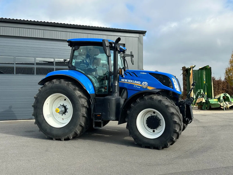 New Holland T7.245 Autocommand Stage 5 - Traktor: gambar 2 New Holland T7.245 Autocommand Stage 5 - Traktor: gambar 2