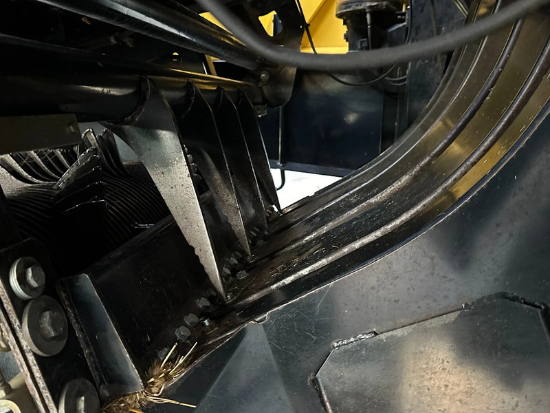 Peralatan pertanian New Holland BB9060 Cropcutter: gambar 12