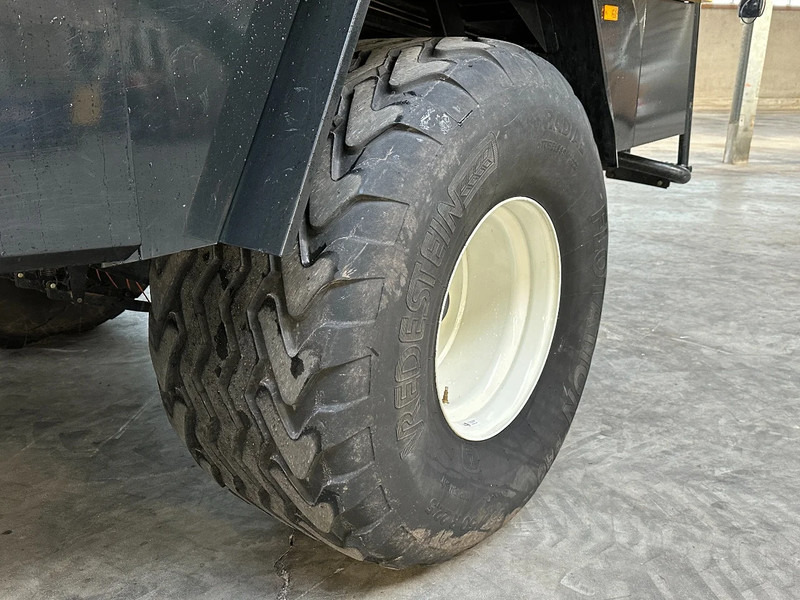 Peralatan pertanian New Holland BB9060 Cropcutter: gambar 17
