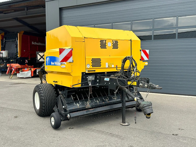 New Holland BR6090 balenpers - Peralatan pertanian: gambar 1 New Holland BR6090 balenpers - Peralatan pertanian: gambar 1