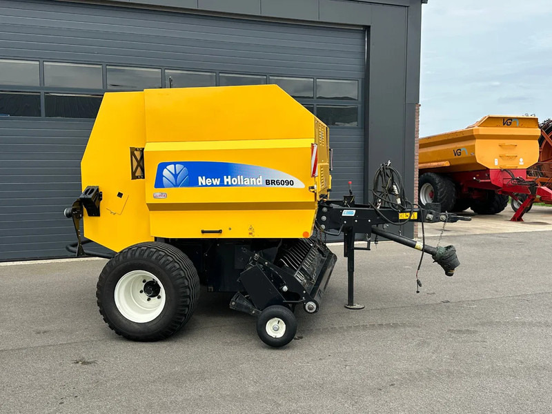 New Holland BR6090 balenpers - Peralatan pertanian: gambar 2 New Holland BR6090 balenpers - Peralatan pertanian: gambar 2