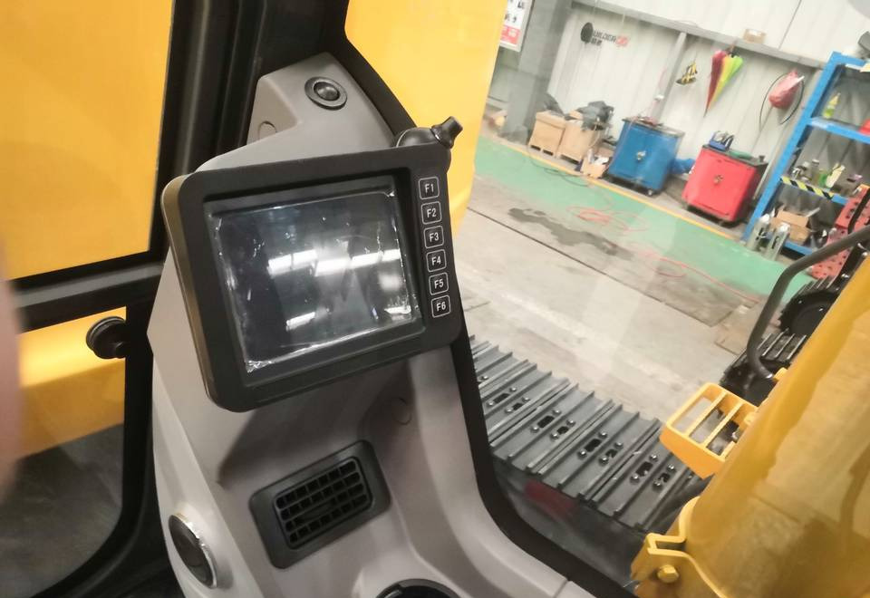 NEW MAXUS 13 Ton Crawler Excavator Warranty up to 10 YEARS НОВА Копарка гусенична MAXUS 13 тонн Гарантія до 10 РОКІВ NOWA Koparka gąsienicowa MAXUS 13 ton Gwarancja do 10 LAT - Ekskavator perayap: gambar 4 NEW MAXUS 13 Ton Crawler Excavator Warranty up to 10 YEARS НОВА Копарка гусенична MAXUS 13 тонн Гарантія до 10 РОКІВ NOWA Koparka gąsienicowa MAXUS 13 ton Gwarancja do 10 LAT - Ekskavator perayap: gambar 4
