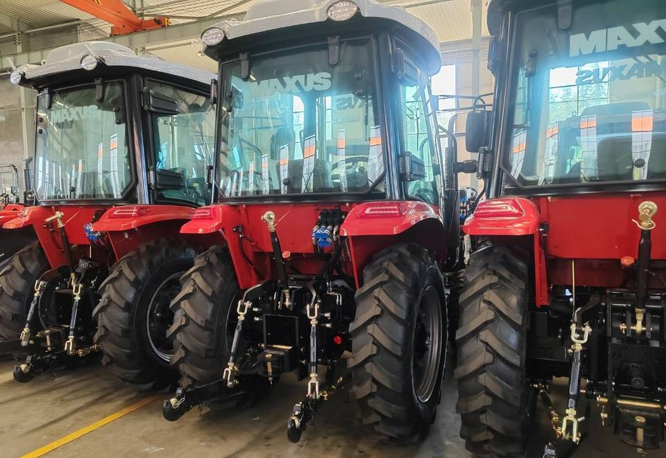 NEW MAXUS 70 HP 4x4 Export Tractor Warranty up to 10 YEARS НОВИЙ Трактор 70 К.с. 4x4 MAXUS Експорт Гарантія до 10 РОКІВ NOWY Ciągnik 70 KM 4x4 MAXUS Export Gwarancja do 10 LAT - Traktor: gambar 1 NEW MAXUS 70 HP 4x4 Export Tractor Warranty up to 10 YEARS НОВИЙ Трактор 70 К.с. 4x4 MAXUS Експорт Гарантія до 10 РОКІВ NOWY Ciągnik 70 KM 4x4 MAXUS Export Gwarancja do 10 LAT - Traktor: gambar 1