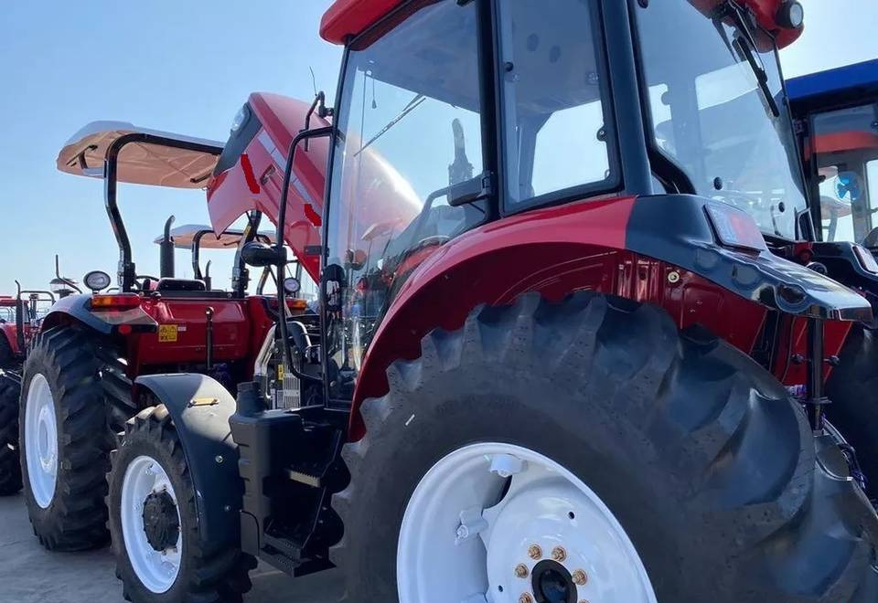 NEW MAXUS 75 HP 4x4 Tractor Euro 5 Warranty up to 10 YEARS | НОВИЙ MAXUS 75 К.с. Трактор 4x4 Євро 5 Гарантія до 10 РОКІВ - Traktor: gambar 1 NEW MAXUS 75 HP 4x4 Tractor Euro 5 Warranty up to 10 YEARS | НОВИЙ MAXUS 75 К.с. Трактор 4x4 Євро 5 Гарантія до 10 РОКІВ - Traktor: gambar 1