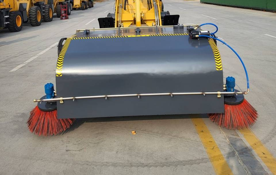 NEW MAXUS Road Sweeper Wheeled Loader Warranty up to 10 YEARS | НОВА MAXUS Замітальна машина Колісний навантажувач Гарантія до 10 РОКІВ - Wheel loader: gambar 3 NEW MAXUS Road Sweeper Wheeled Loader Warranty up to 10 YEARS | НОВА MAXUS Замітальна машина Колісний навантажувач Гарантія до 10 РОКІВ - Wheel loader: gambar 3