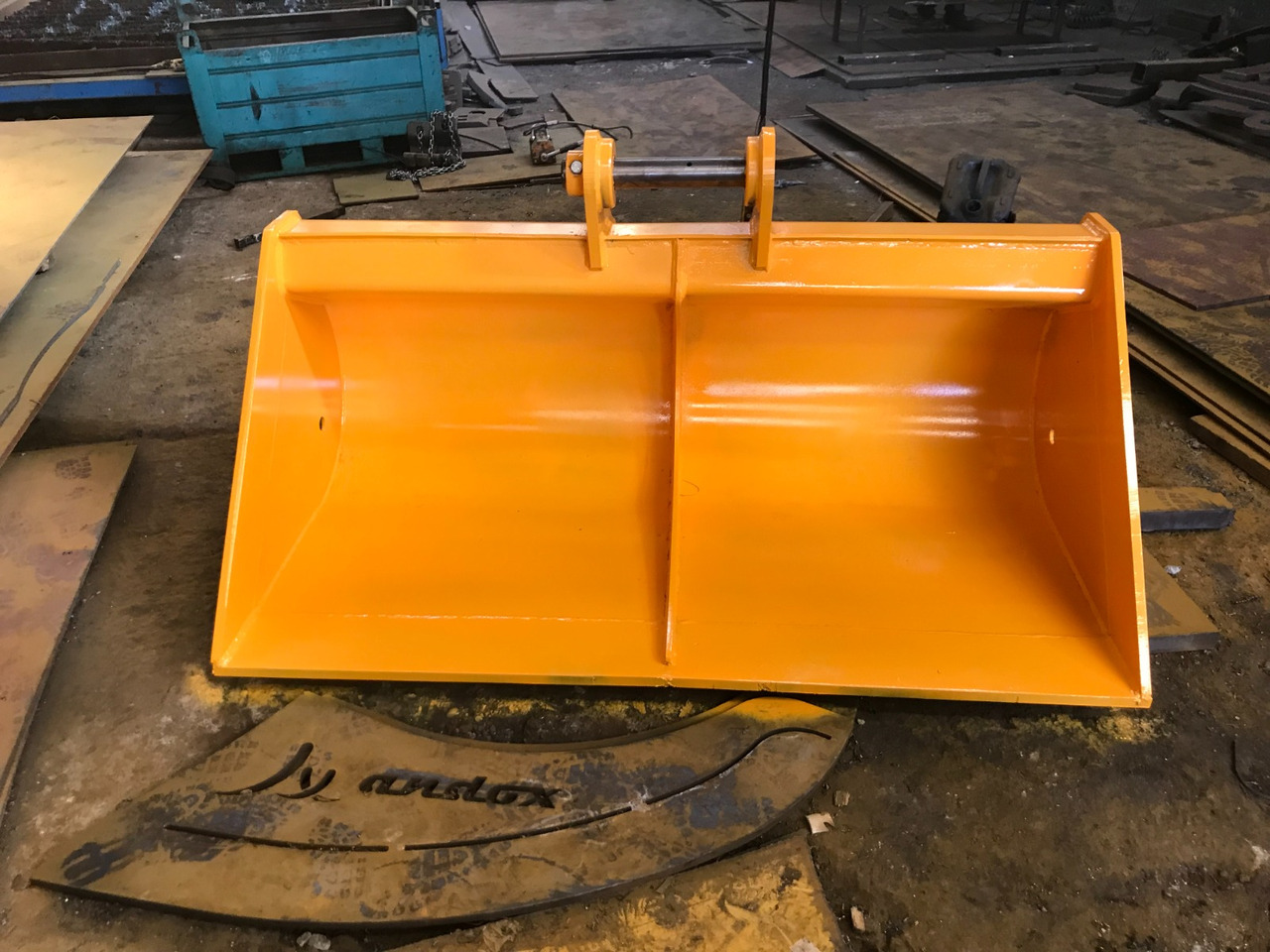 Volvo - Ember loader untuk Peralatan konstruksi: gambar 2 Volvo - Ember loader untuk Peralatan konstruksi: gambar 2