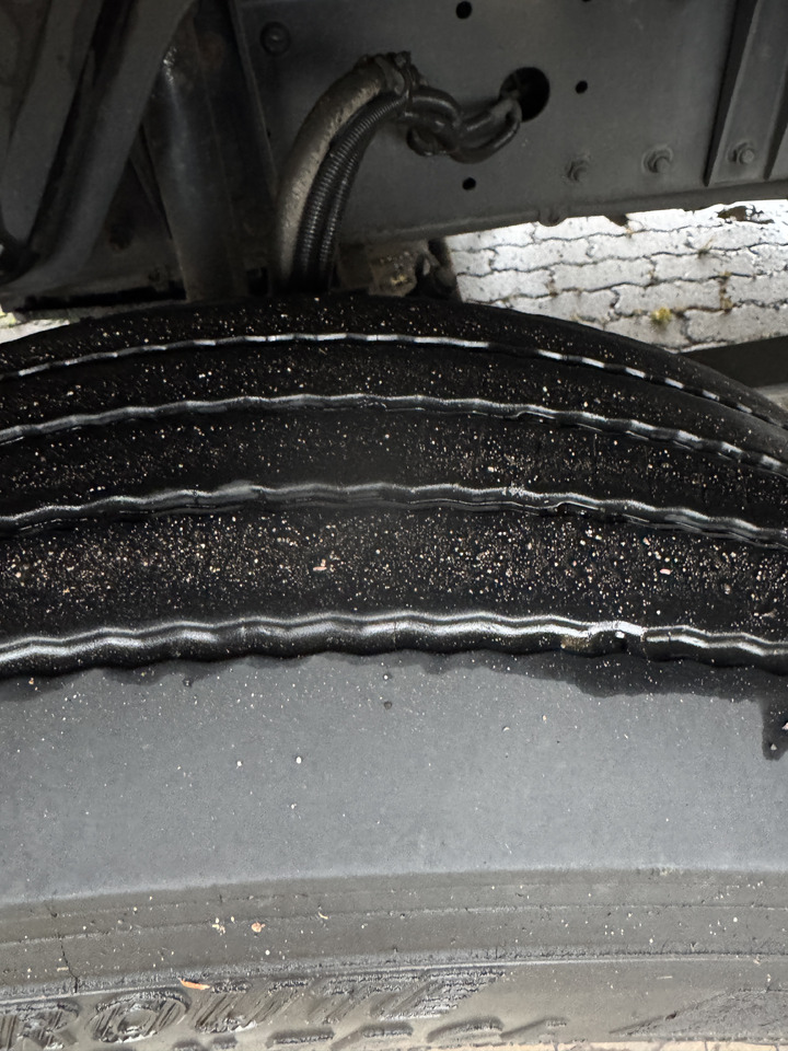 MAN 12.250 - Truk dengan terpal samping: gambar 4 MAN 12.250 - Truk dengan terpal samping: gambar 4