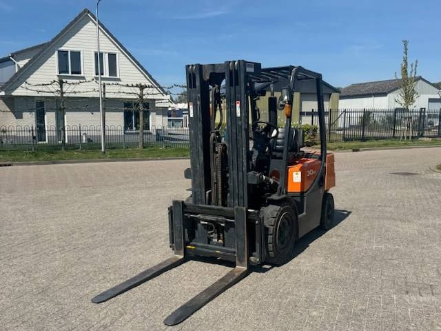 Doosan D30 Plus - Forklift diesel: gambar 5 Doosan D30 Plus - Forklift diesel: gambar 5