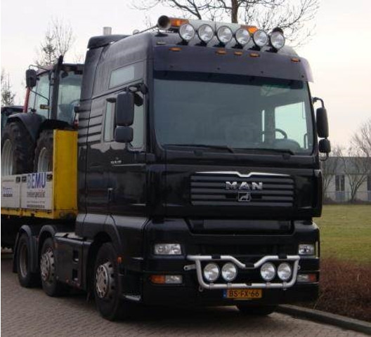 MAN TGA 26.530 - Tractor head: gambar 1 MAN TGA 26.530 - Tractor head: gambar 1