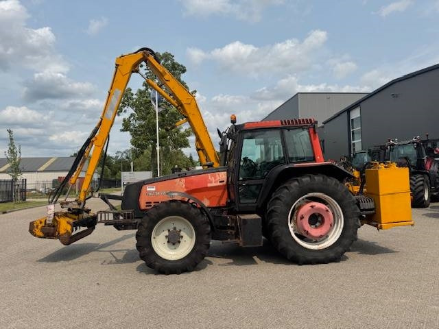 Valtra 8150 hitech met Bos maaiarm met klepelmaaier - Traktor: gambar 1 Valtra 8150 hitech met Bos maaiarm met klepelmaaier - Traktor: gambar 1