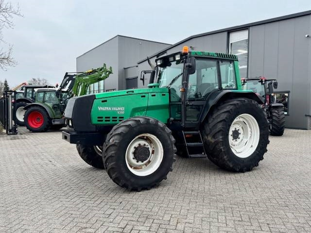 Valtra 8350 Hitech - Traktor: gambar 2 Valtra 8350 Hitech - Traktor: gambar 2