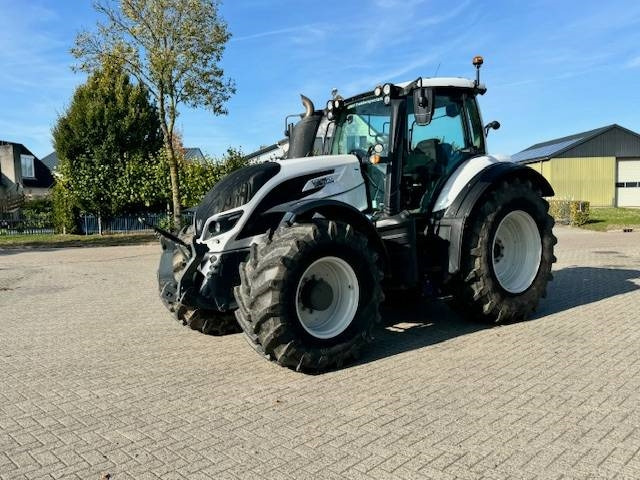 Valtra T214 Versu - Traktor: gambar 1 Valtra T214 Versu - Traktor: gambar 1