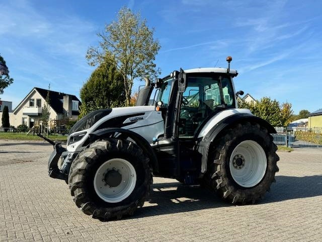 Valtra T214 Versu - Traktor: gambar 3 Valtra T214 Versu - Traktor: gambar 3