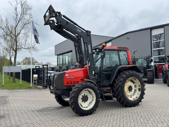 Valtra Valmet 6650 Hitech, voorlader, vloeistofkoppeling - Traktor: gambar 1 Valtra Valmet 6650 Hitech, voorlader, vloeistofkoppeling - Traktor: gambar 1