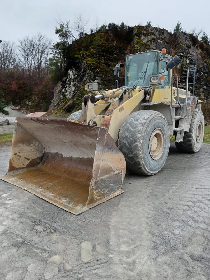 Komatsu WA420 - Wheel loader: gambar 1 Komatsu WA420 - Wheel loader: gambar 1