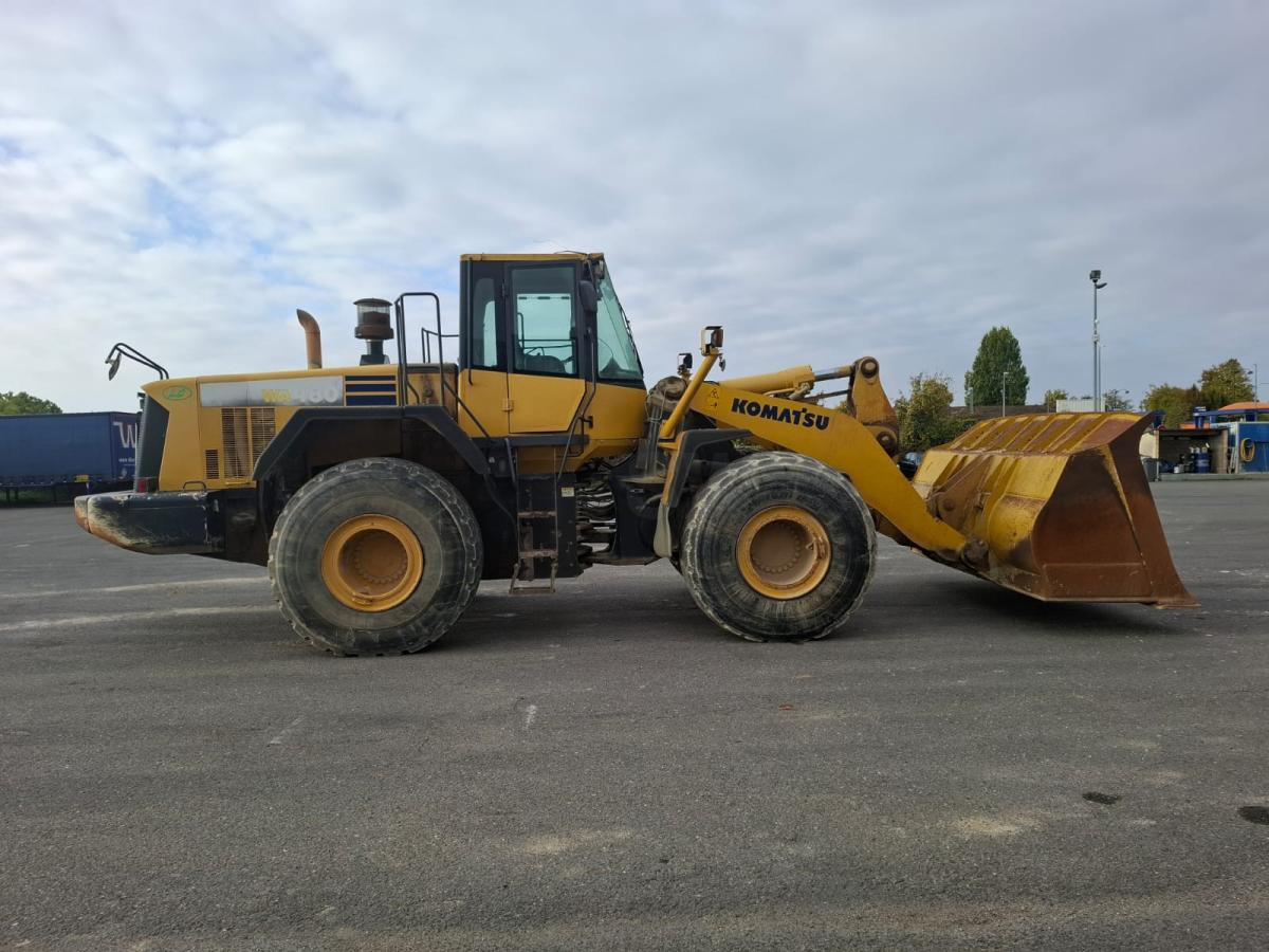 Komatsu WA480-6 - Wheel loader: gambar 1 Komatsu WA480-6 - Wheel loader: gambar 1