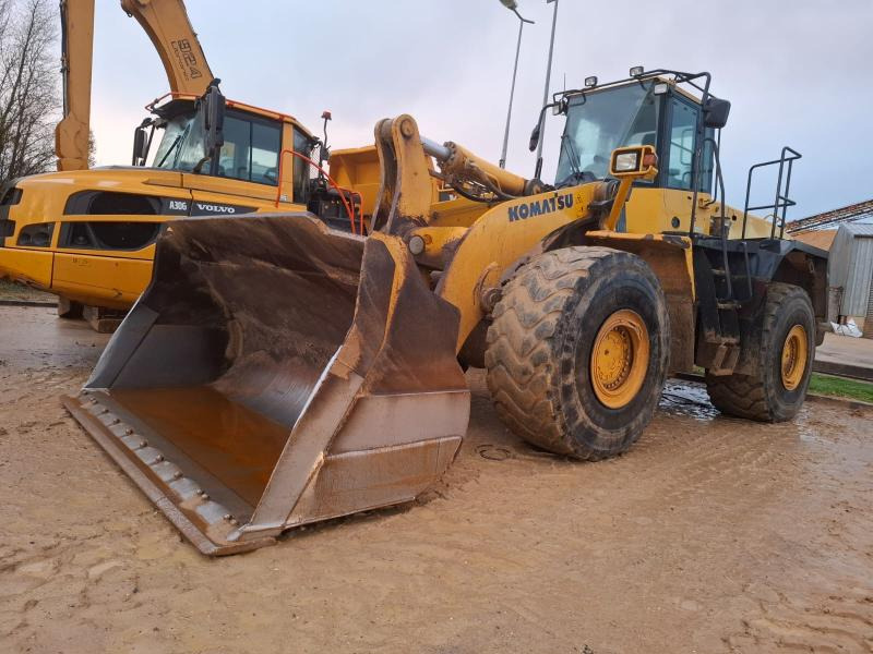 Komatsu WA500-6 - Wheel loader: gambar 1 Komatsu WA500-6 - Wheel loader: gambar 1