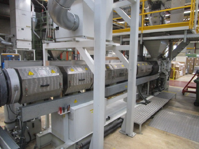 AMUT FLAT FILM EXTRUDER EA-160 FÜR PS/PP - Mesin pengemas: gambar 4 AMUT FLAT FILM EXTRUDER EA-160 FÜR PS/PP - Mesin pengemas: gambar 4