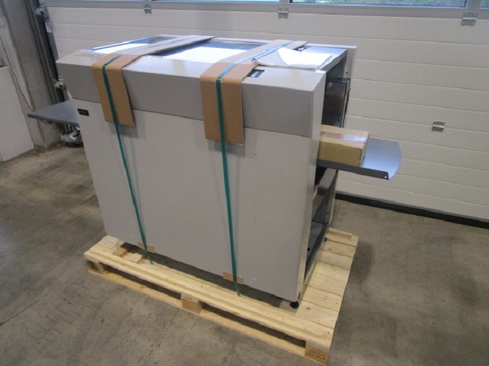 AUTOMATISCHES SCHNEIDSYSTEM UCHIDA AEROCUT ONE - Mesin potong kertas: gambar 2 AUTOMATISCHES SCHNEIDSYSTEM UCHIDA AEROCUT ONE - Mesin potong kertas: gambar 2