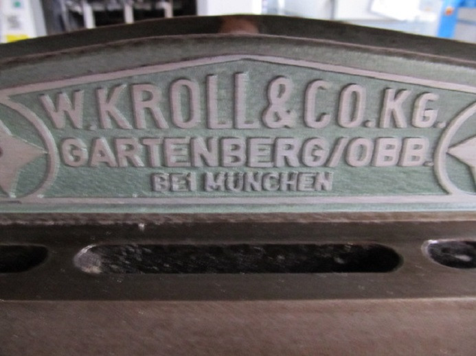 ELEKTRISCHE PERFORIERMASCHINE W. KROLL & CO. KG. - Mesin percetakan: gambar 3 ELEKTRISCHE PERFORIERMASCHINE W. KROLL & CO. KG. - Mesin percetakan: gambar 3
