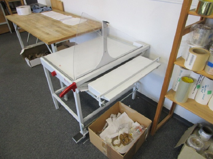 HEBELSCHNEIDER IDEAL 1080 - Mesin potong kertas: gambar 1 HEBELSCHNEIDER IDEAL 1080 - Mesin potong kertas: gambar 1
