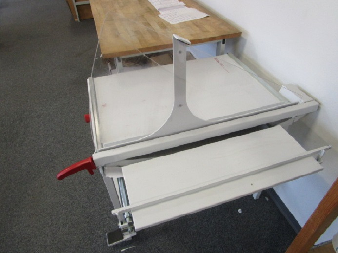 HEBELSCHNEIDER IDEAL 1080 - Mesin potong kertas: gambar 2 HEBELSCHNEIDER IDEAL 1080 - Mesin potong kertas: gambar 2