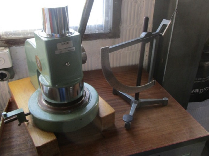 MECHANISCHE PAPIERWAAGE MIT HANDPROBE STANZE - Mesin percetakan: gambar 4 MECHANISCHE PAPIERWAAGE MIT HANDPROBE STANZE - Mesin percetakan: gambar 4